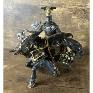 Rare BULL KNIGHT BLACK And Gold With Horse RETIRED 2007 PAPO KNIGHTS Figure
